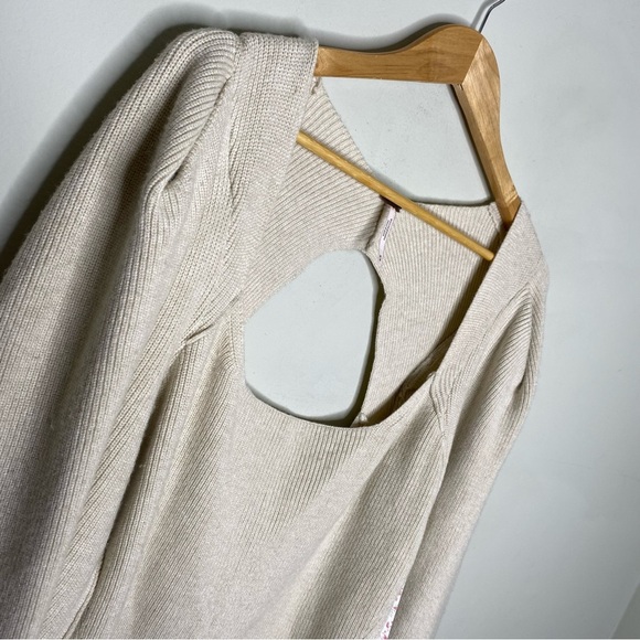 ✨NWT Free People Oatmeal Tan Saffron Open Back Puff Sleeve Sweater Top Medium - Picture 3 of 10
